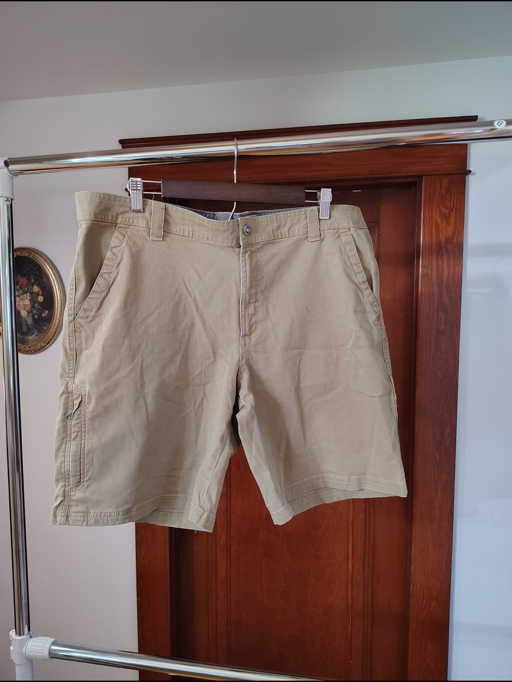Columbia Men's Tan Cargo Shorts